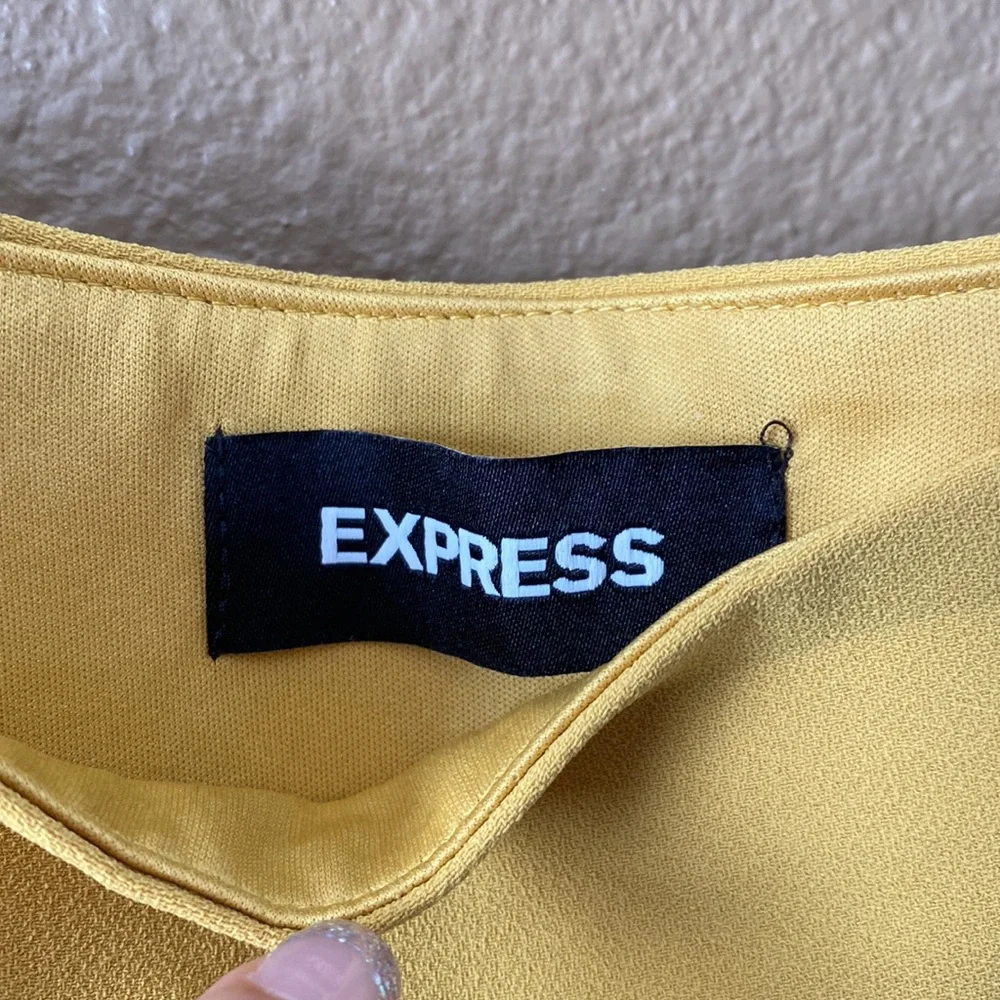 Express - High Rise Yellow Mustard Cropped Culottes 12/R. Super soft!! - Picture 3 of 4